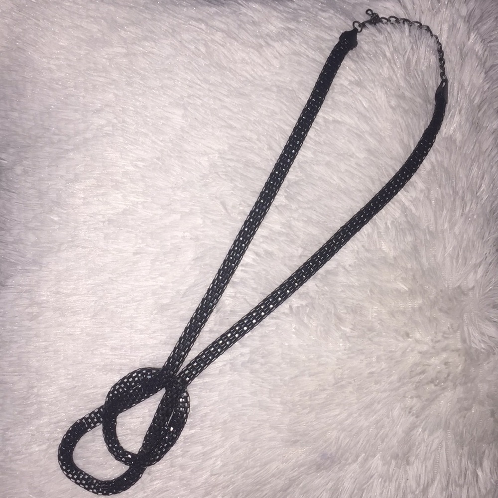 Black knot necklace